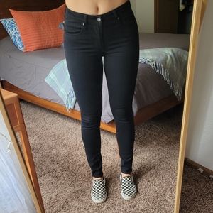 Black High-Rise Levi's